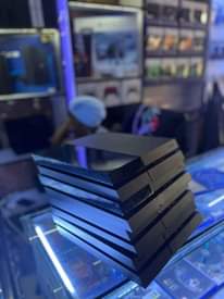 A picture of PS4 FULL SET SLIGHTLY USED