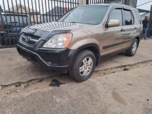 A picture of Honda CRV 2005 Neatly used and painted on first body