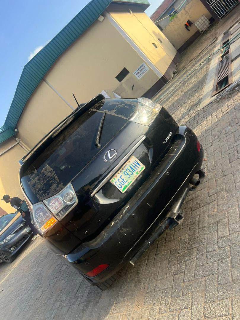 A picture of Lexus Rx330