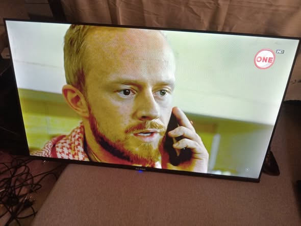 A picture of Tv inch 43 led 300k call 0659270336