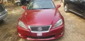 A picture of Lexus is250