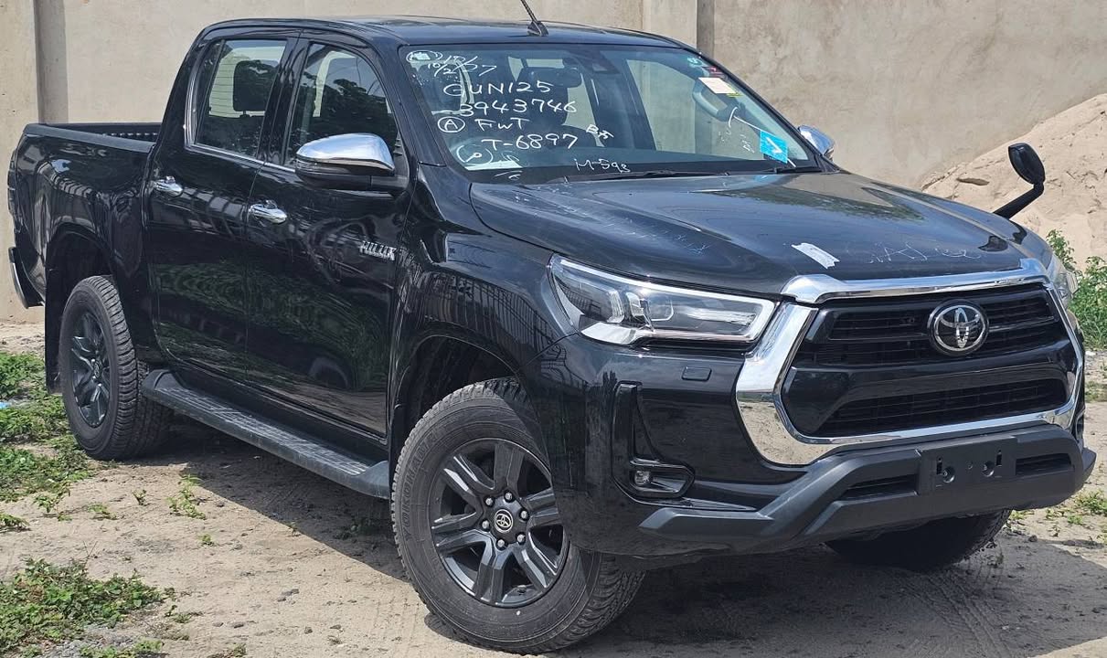 A picture of TOYOTA HILUX
