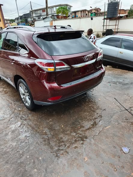 A picture of Distress Tokunbo Lexus Rx350 2013 model