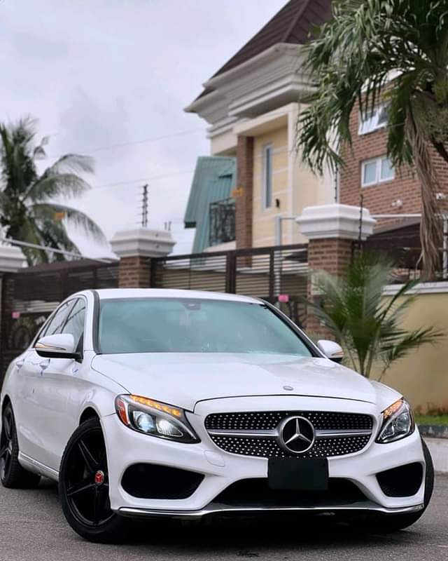 A picture of Mercedes Benz C 300 4matic 2015 Toks 17.5M 