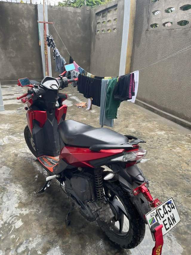 A picture of SINORAY ES 125Cc SCOOTER AUTOMATIC