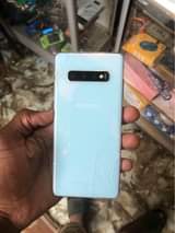 A picture of Samsung s10plus