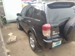 A picture of 2005 TOYOTA RAV4 SHARP GEAR CHILLING AC CLEAN INTERIOR COME