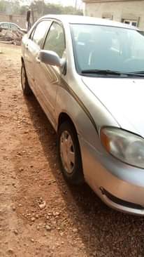 A picture of Toyota corolla 2004