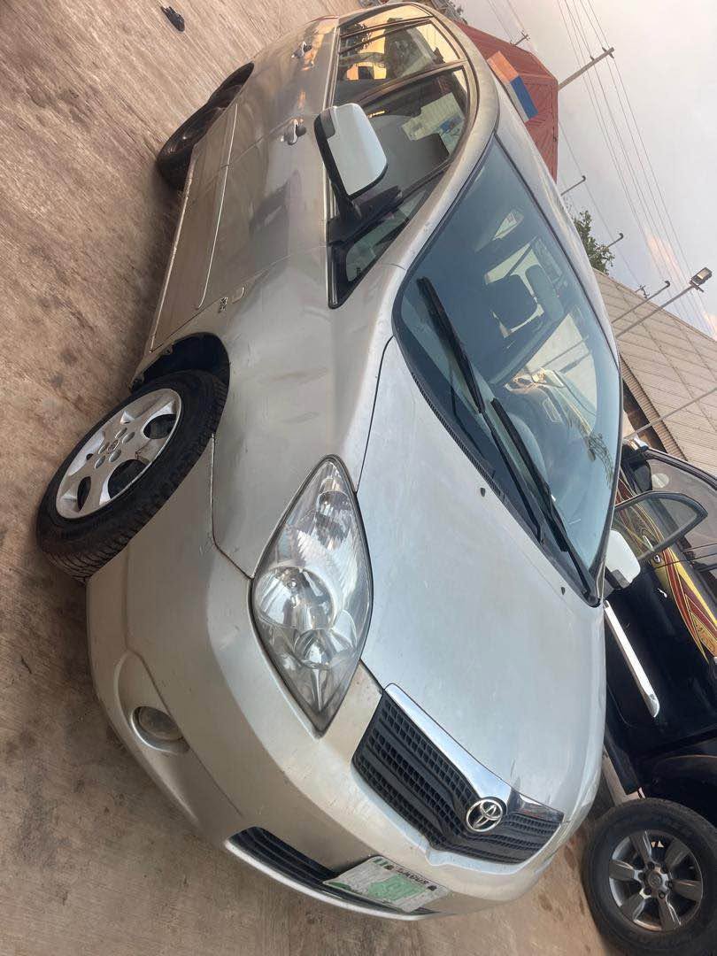 A picture of Naija used Toyota corolla Obama manual for 1 999m only