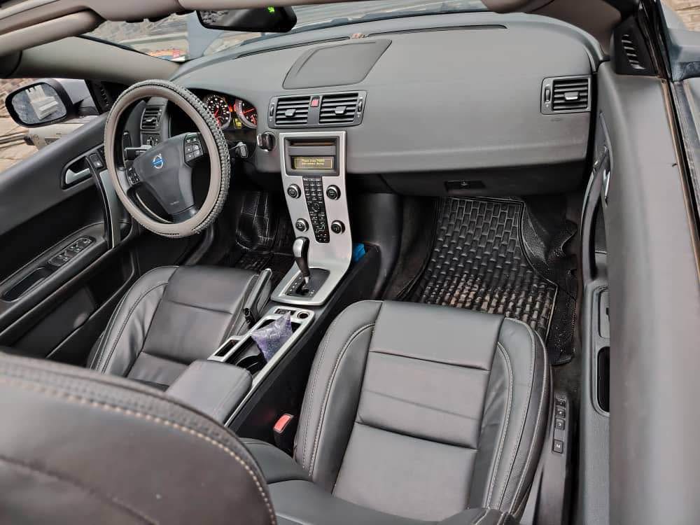 A picture of 2012 Volvo convertible