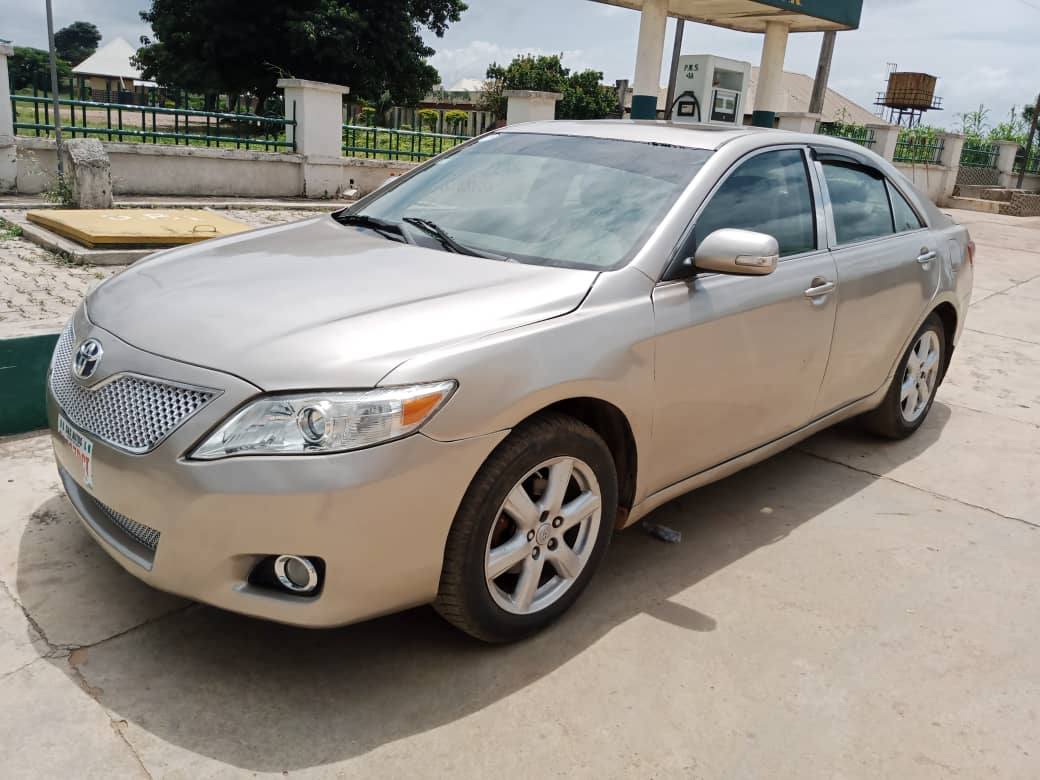 A picture of A DISTRESS DISTRESS ALART TOYOTA CAMRY MUSCLE FOR SALE WITH