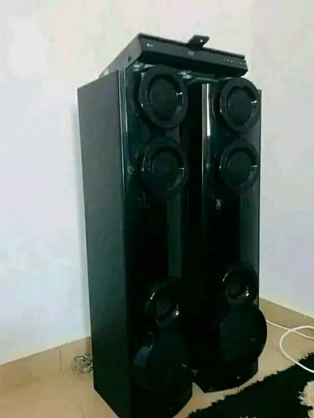 A picture of Urgent home theater to sell call or WhatsApp 08101734170