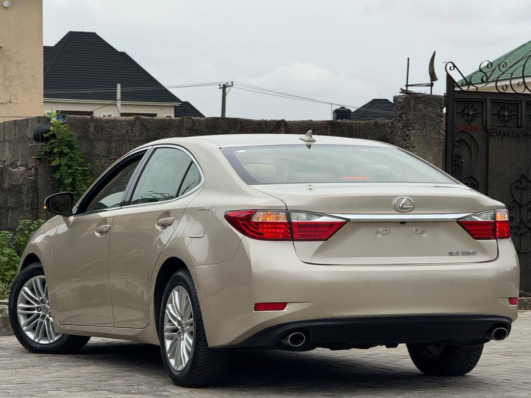 A picture of Foreign used 2014 ES350