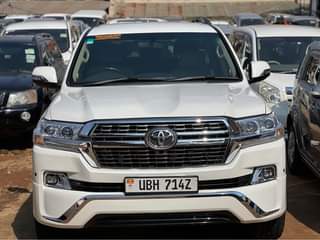 A picture of TOYOTA LAND CRUISER V8 Petrol Engine Cream Interior 165 Millions