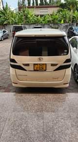 A picture of 2009 Vellfire Alphard premium edition