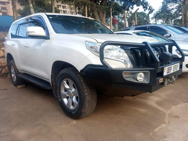 A picture of TOYOTA LAND CRUISER