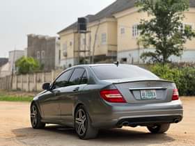 A picture of Less than a year registered 2009 C300 comes with pop