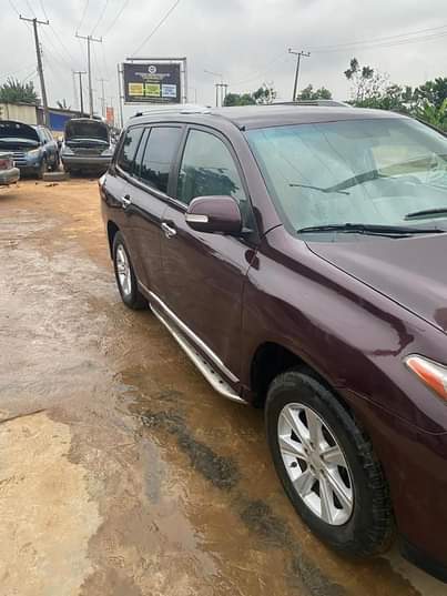 A picture of Toyota Highlander 2013
