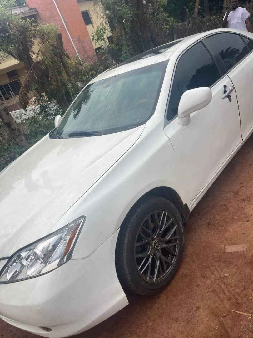 A picture of Lexus ES 350