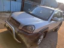 A picture of Hyundai Tucson 2.7CRDi 2008 model Auto NOTE the car cranks