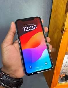 A picture of Iphone x gb64 clean