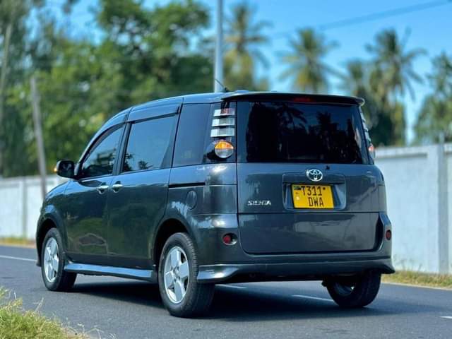A picture of TOYOTA SIENTA