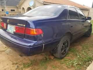 A picture of 2001 Toyota Camry envelope