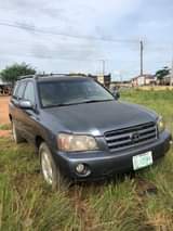 A picture of 2006 highlander 3 row engine and Gear perfectly ok AC