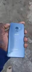 A picture of Samsung galaxy s9 clean sanaaaa