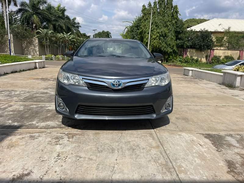 A picture of FOREIGN USED TOYOTA CAMRY 2013 MODEL KEYLESS HYBRID WITH DUTY