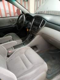 A picture of 2004 Highlander AC chilling gear working perfectly First body Price