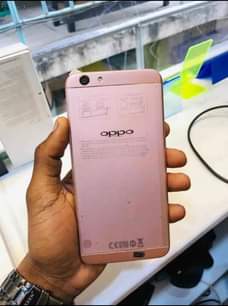 A picture of OPPO F1S