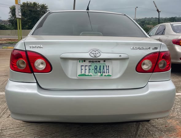 A picture of TOYOTA COROLLA 2005