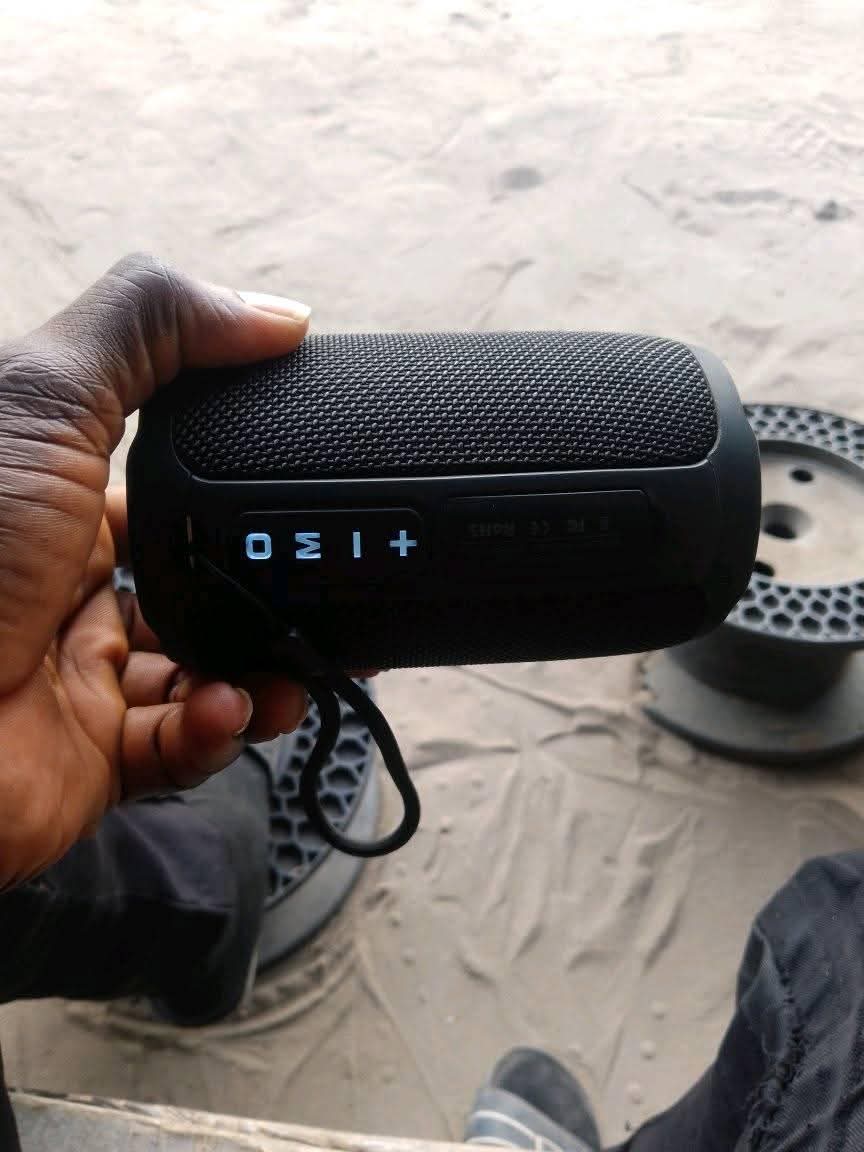 A picture of ZEALOT S49 mini boom speaker