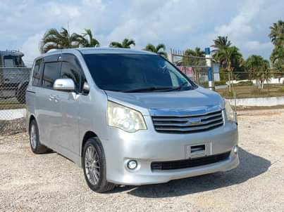 used toyota noah