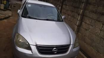 A picture of Nissan Altima 2005 Engine is untouched Gear selecting very well