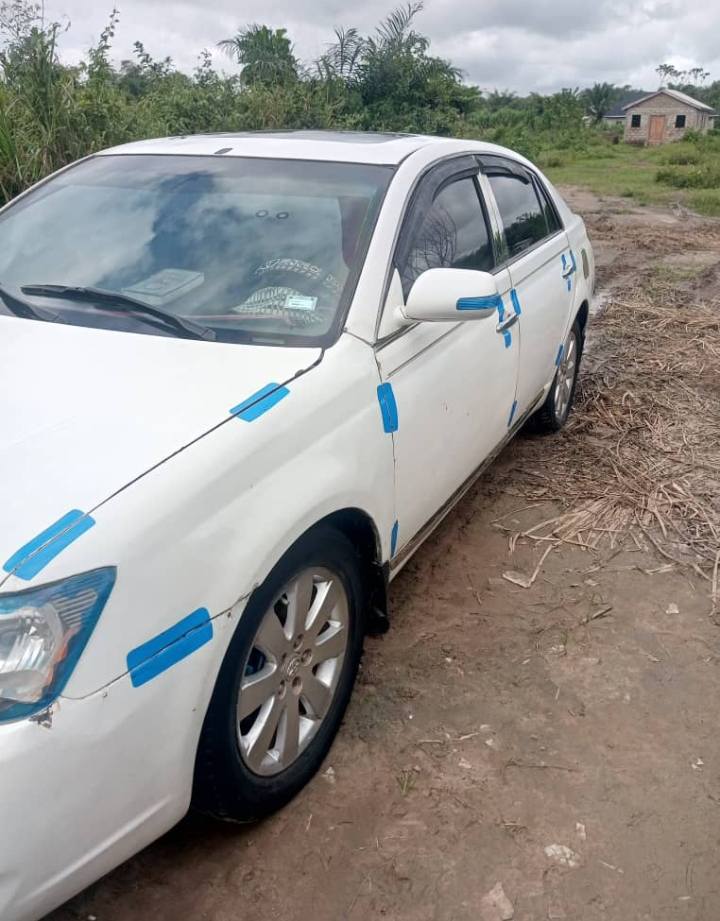 A picture of 2005 Toyota Avalon
