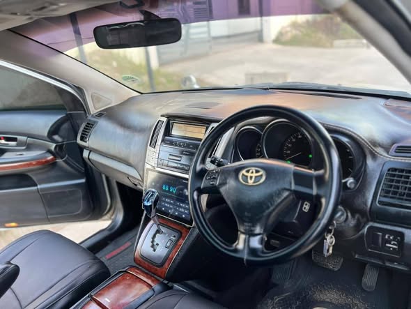 A picture of Toyota harrier