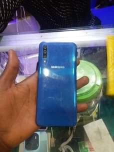 A picture of galaxy a50 128gb