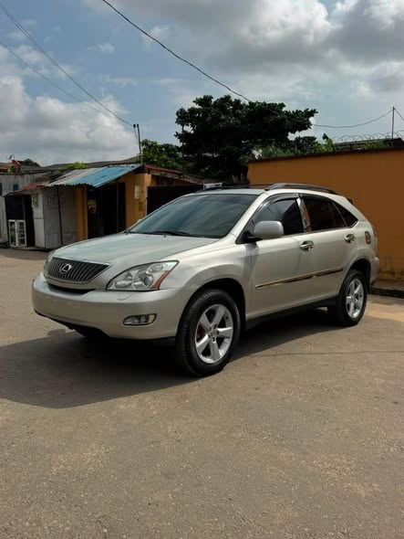 A picture of Rx330 Lexus Toks standard