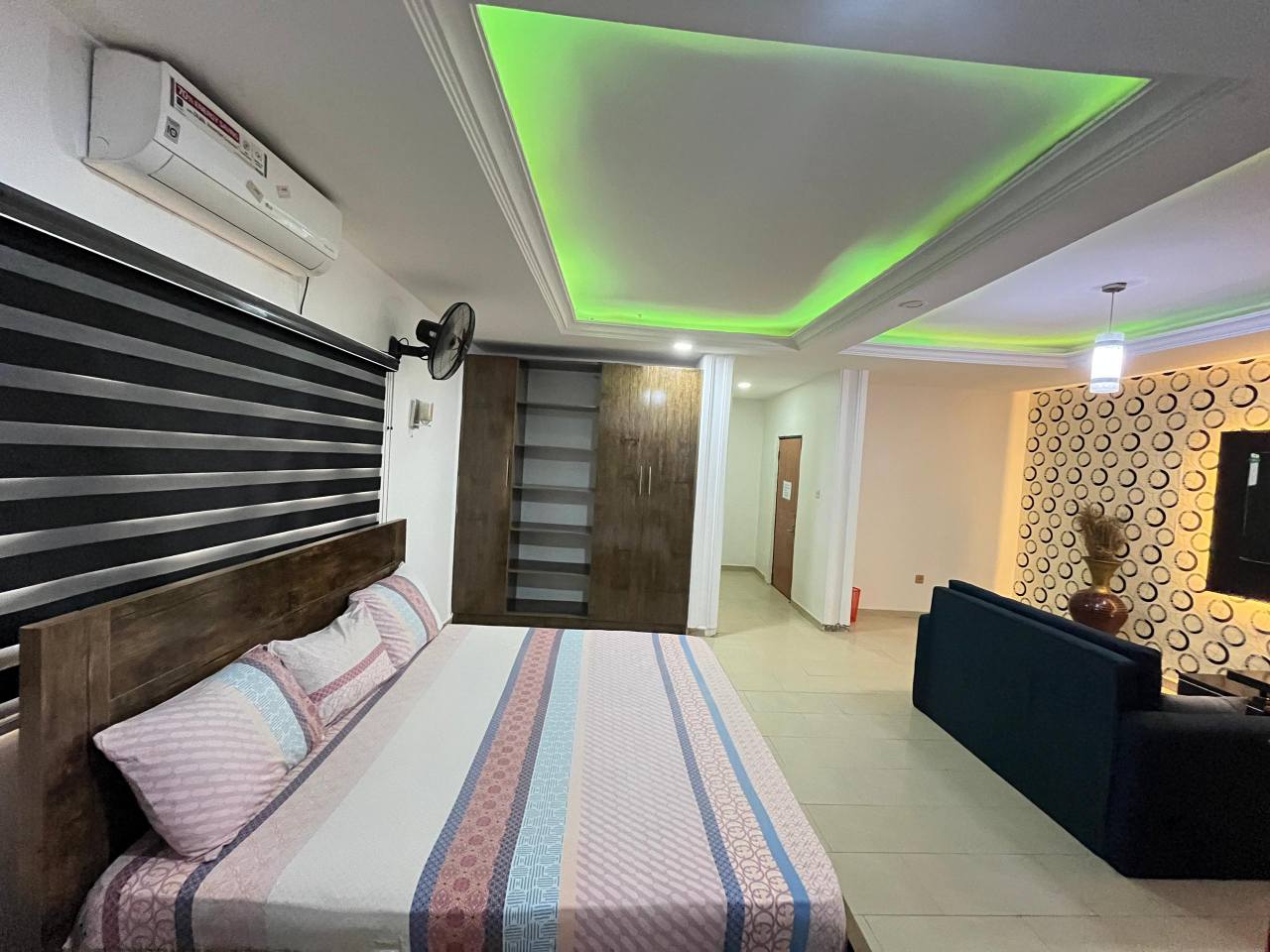 A picture of Luxury and Furnished Room and Parlour For rent