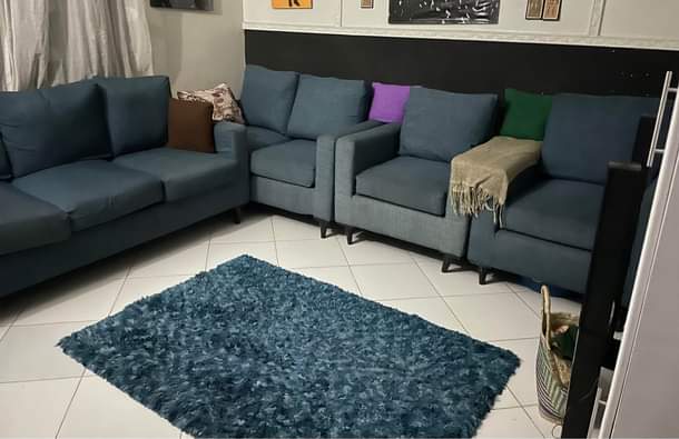 A picture of Sofa set