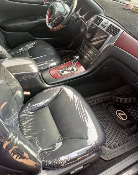 A picture of Nigeria used Lexus 330