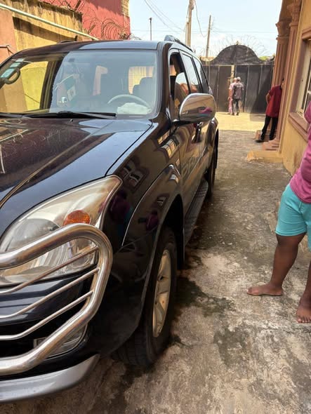 A picture of REGISTERED TOYOTA LANDCRUISER PRADO 2009