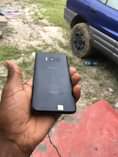 A picture of Samsung galaxy s8 haina kipengele laini mbli