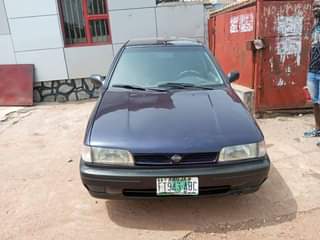 A picture of 2000 Nissan sunny 2000 Navy blue