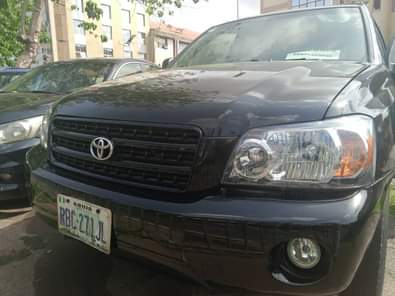A picture of Toyota Highlander 2004 for sale Clean body and interior Sound