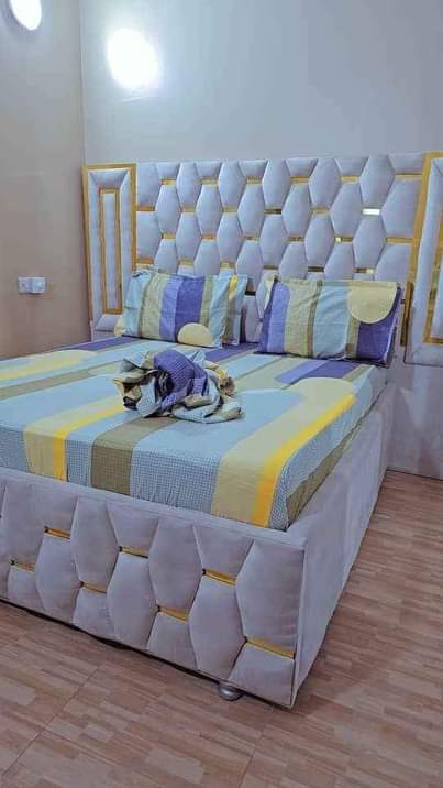 A picture of TSH 28 000 Shuka 2 Foronya 4 Size 8 8