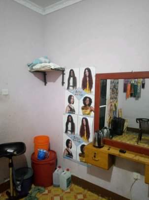 A picture of Saloon inauzwa