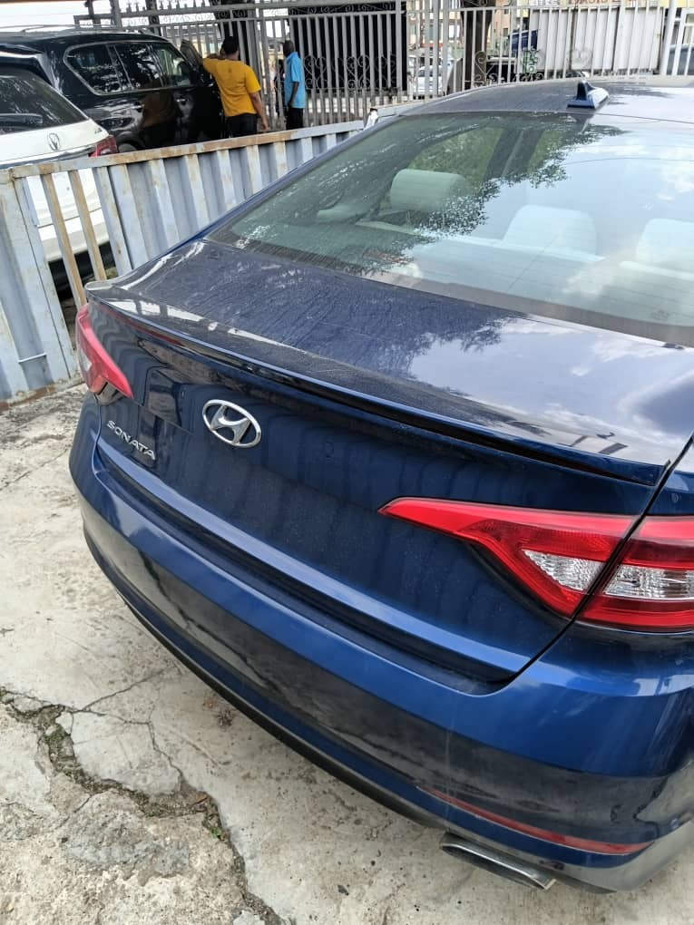 A picture of hyundia sonata 2016